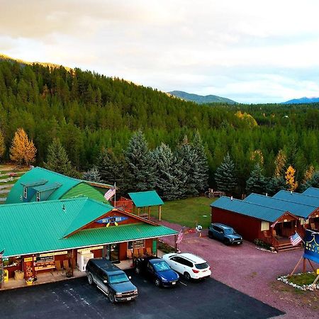 Sky Eco - Glacier General Store And Cabins Coram エクステリア 写真