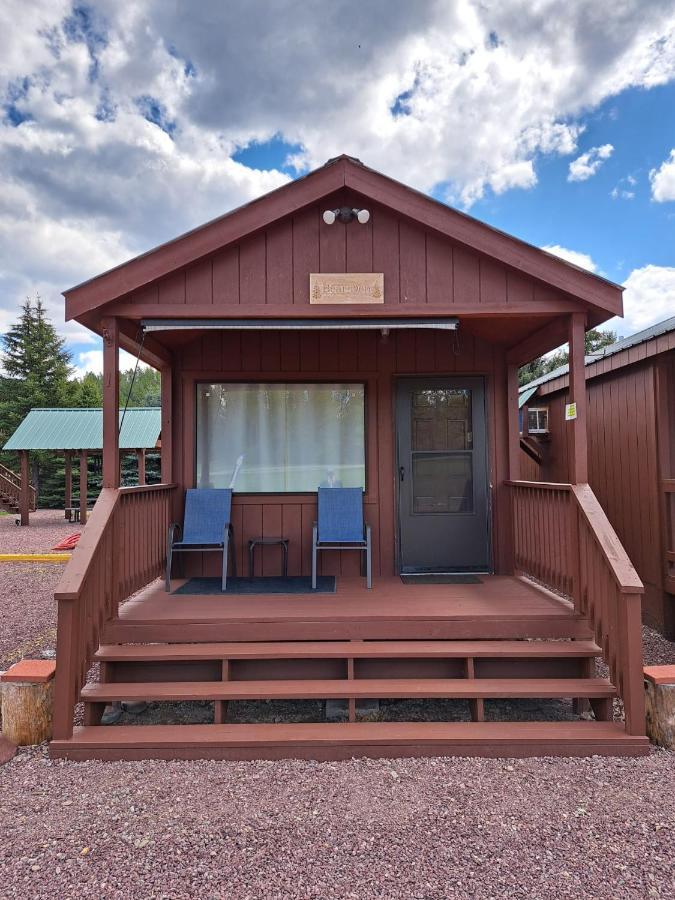 Sky Eco - Glacier General Store And Cabins Coram エクステリア 写真