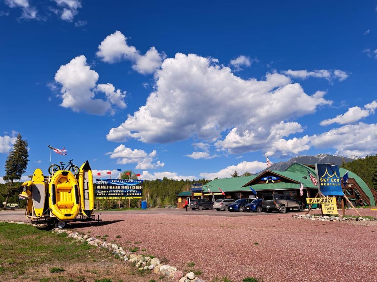 Sky Eco - Glacier General Store And Cabins Coram エクステリア 写真