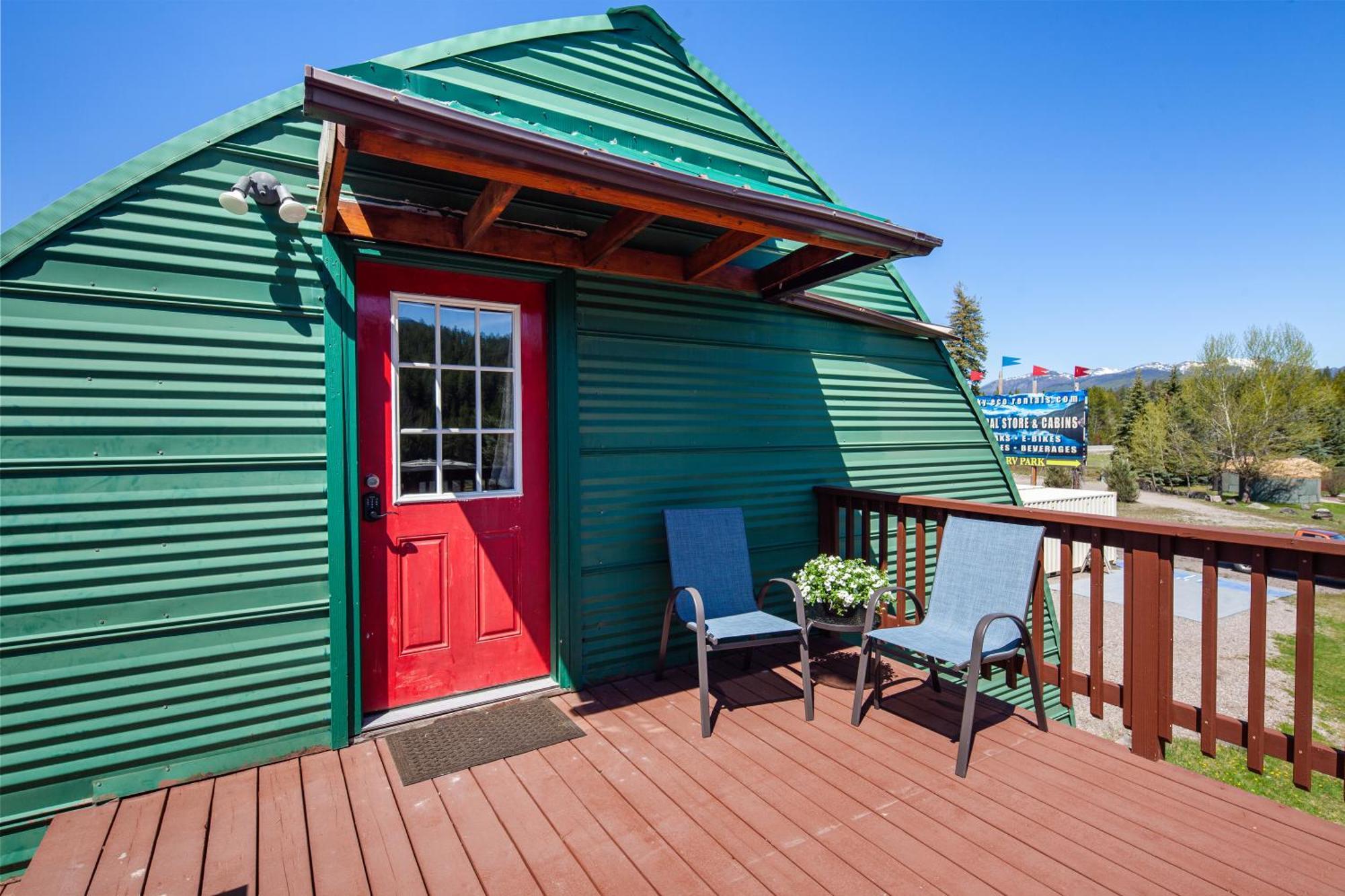 Sky Eco - Glacier General Store And Cabins Coram エクステリア 写真